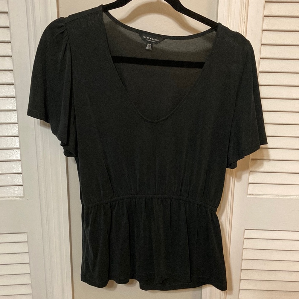 Lucky brand tshirt. SZ Medium